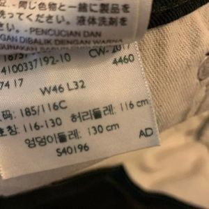 Black Levi’s jeans